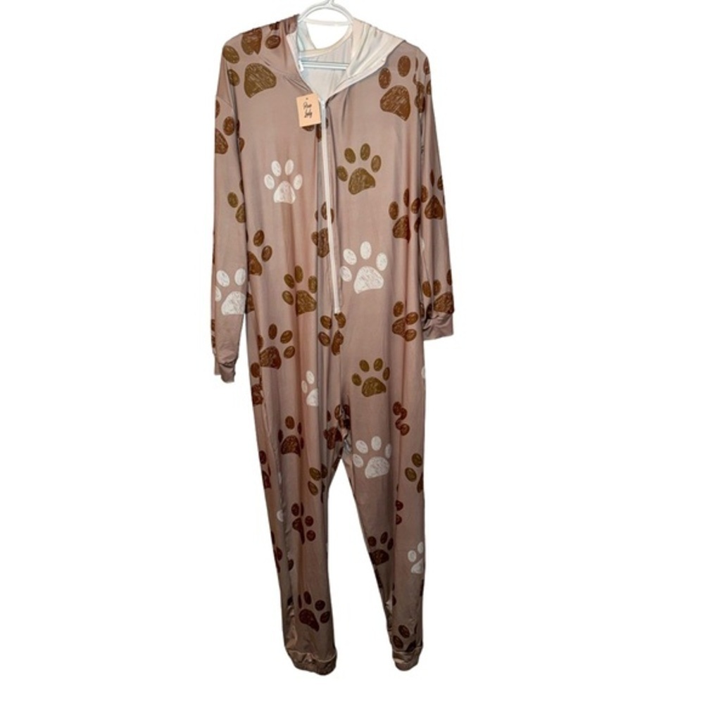 NWT- Pixie Lady paw print 🐾 🐾 footless pajamas.